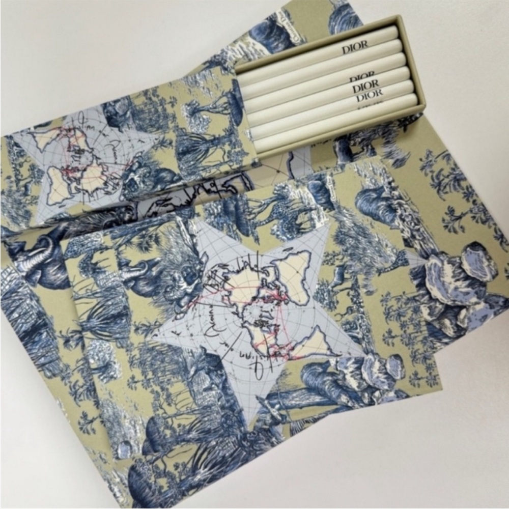 Dior Around the World Notebook gift Set - Picture 3 of 3